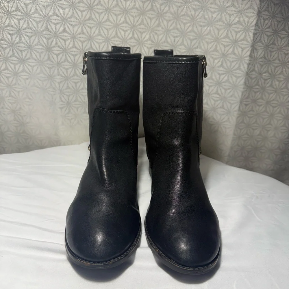 Antonio Melani Black Leather Ankle Boots Size 8.5 Side Zip